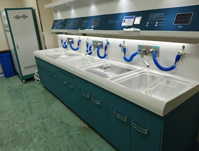 广东湛江徐闻县人民医院内镜清洗工作站、纯水机安装调试完成